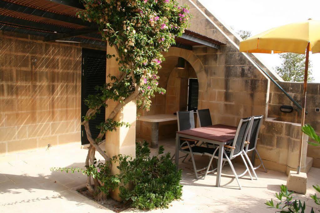 Mellieha Holiday Centre Экстерьер фото