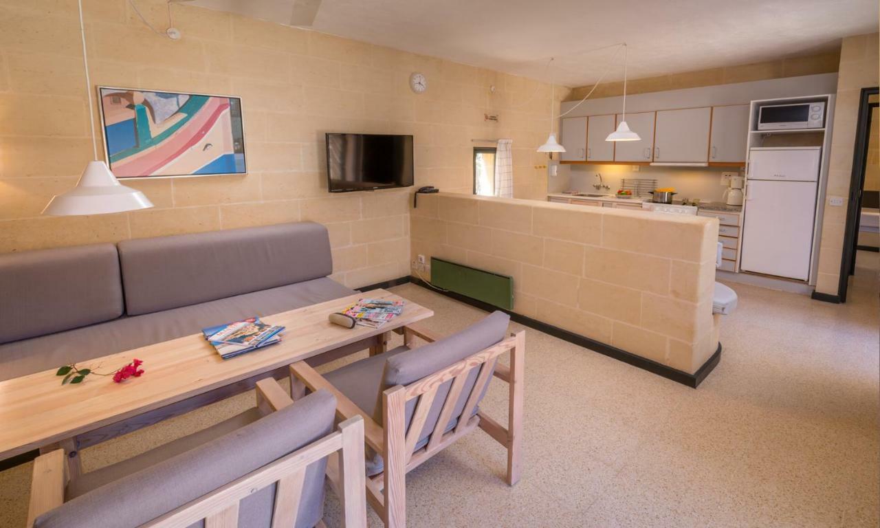 Mellieha Holiday Centre Экстерьер фото