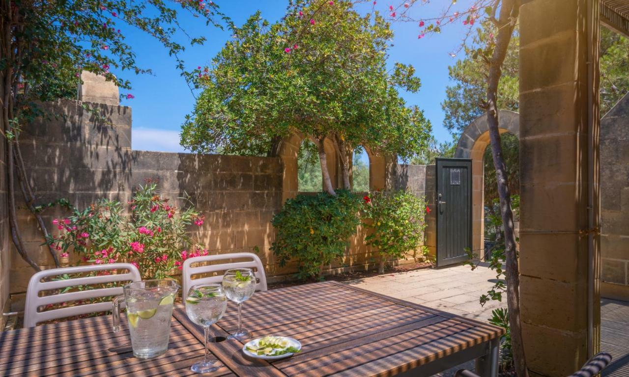 Mellieha Holiday Centre Экстерьер фото