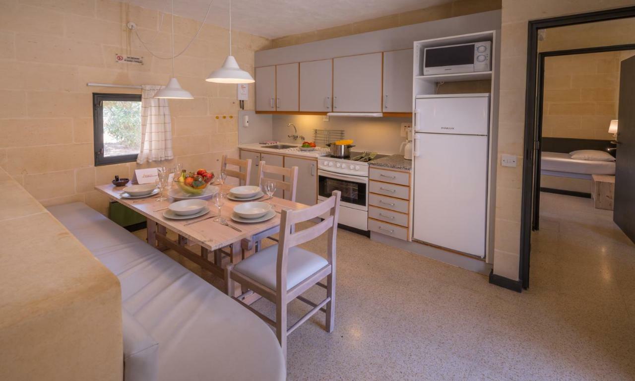 Mellieha Holiday Centre Экстерьер фото