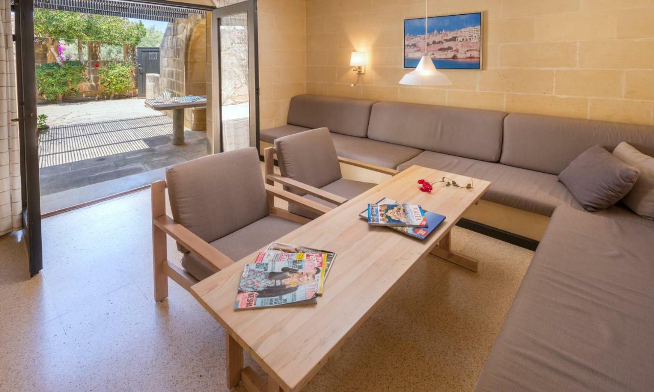 Mellieha Holiday Centre Экстерьер фото